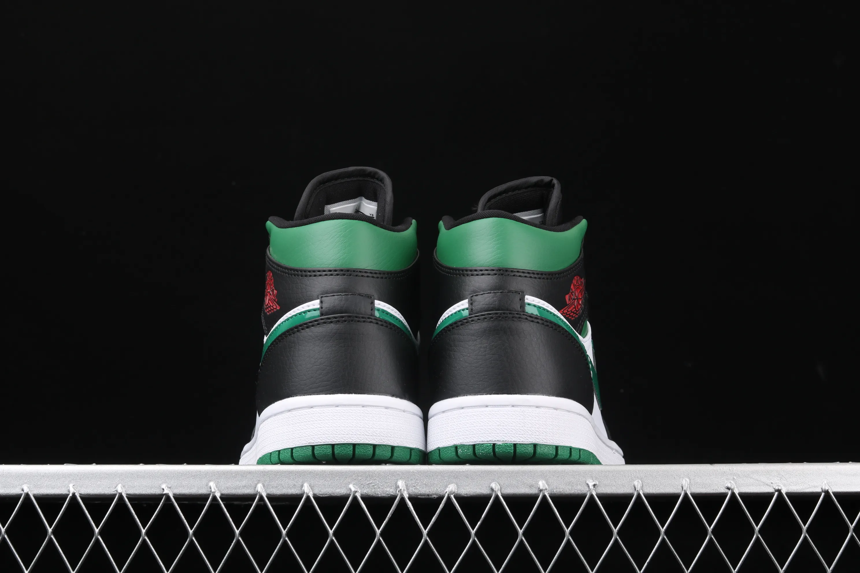 All categories Air Jordan Jordan series basketball shoes Air Jordan 1 Mid Air Jordan 1 Mid AJ1 Joe 1 mid-top black and white green basketball shoes 554724-067